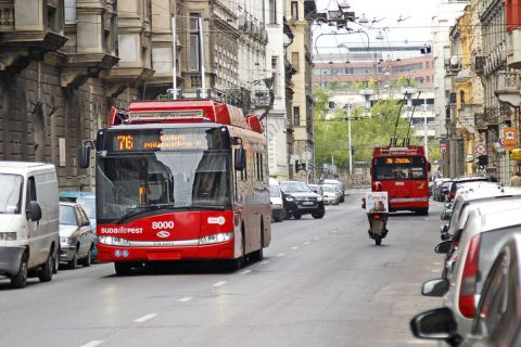 Gyerek sütött el fegyvert egy fővárosi trolin