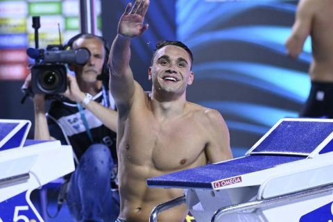 A győztes Milák Kristóf a férfi 200 méteres pillangóúszás döntője után a vizes világbajnokságon a Duna Arénában 2022. június 21-én.