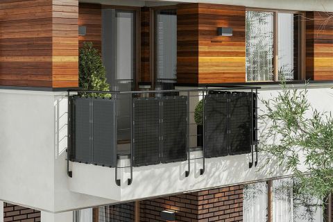 Erkélykorlátra szerelhető napelem panelek.