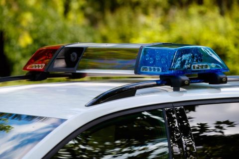 Fejbe rúgtak egy rendőrt Sopronban