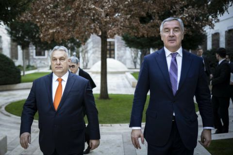Orbán Viktor kormányfő (b) munkalátogatáson fogadja Milo Djukanovicsot, Montenegró köztársasági elnökét a Karmelita kolostorban 2023. január 12-én.