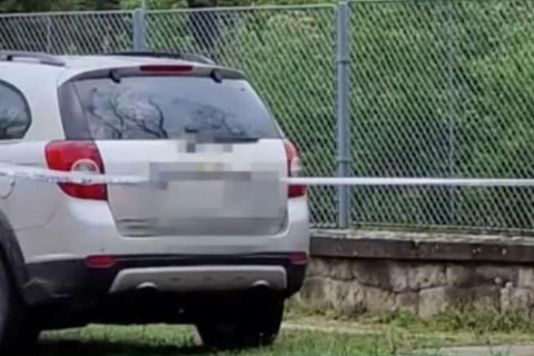 Az autó, amelyben megtalálták a gyermekeket.