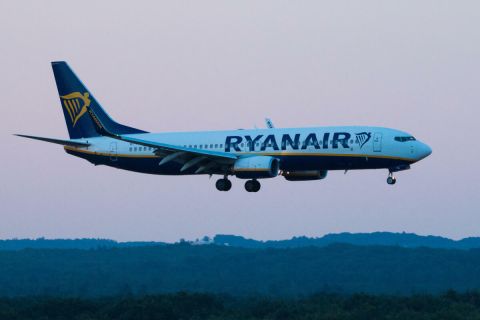 Célt ért a kormány bosszúhadjárata: a Ryanairnek be kell fizetnie a fogyasztóvédelmi bírságot