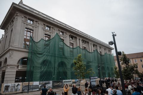 Az eredeti állapotban helyreállított homlokzatú, felújított budapesti Corvin Áruház leleplezése 2023. június 6-án. Az épületben augusztus végén nyílik meg a Corvin Palace.