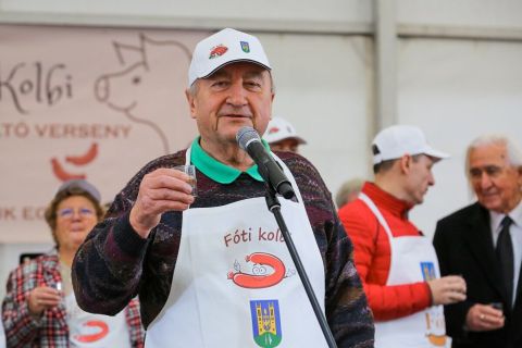 Dr. Vass György, Fót polgármestere.