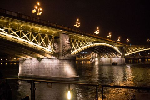 Szerelmi bánatában a Dunába ugrott egy 39 éves férfi a Margit hídról