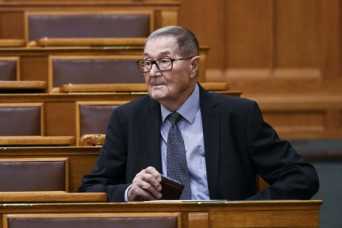 Turi-Kovács Béla, a Fidesz képviselője az Országgyűlés plenáris ülésén 2022. május 16-án.