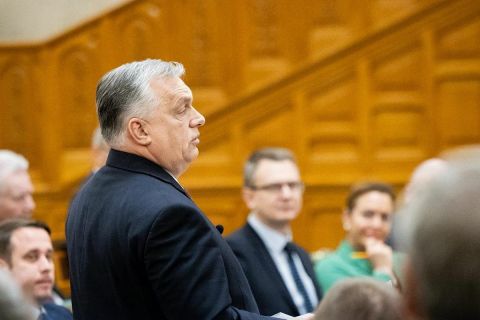 Orbán a Parlamentben: Ukrajna uniós tagsága abszurd, nevetséges és komolytalan