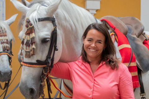 Belebukott a pedofilbotrányba, most Spanyolországban, lovakkal vigyorog Novák Katalin