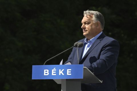 Orbán Viktor miniszterelnök beszédet mond a Civil Összefogás Fórum - Civil Összefogás Közhasznú Alapítvány (CÖF-CÖKA) Békemenetén a margitszigeti nagyréten 2024. június 1-jén.