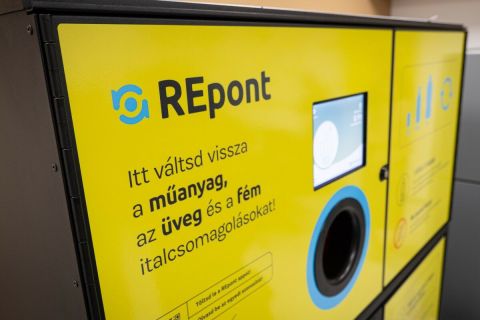 Elege van az üzleteknek a REpont automatákból, lépésre készülnek