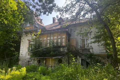 Matolcsy Ádám svábhegyi villája