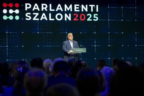 parlamenti-szalon-orban