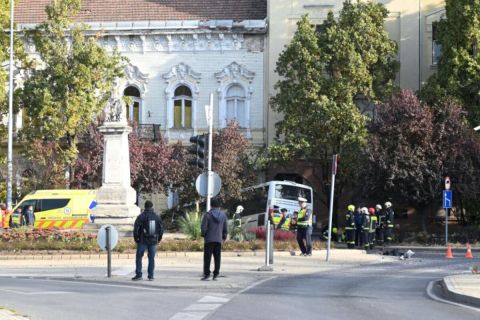 szolnok-buszbaleset