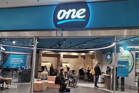 Brutális bírságot kapott a One