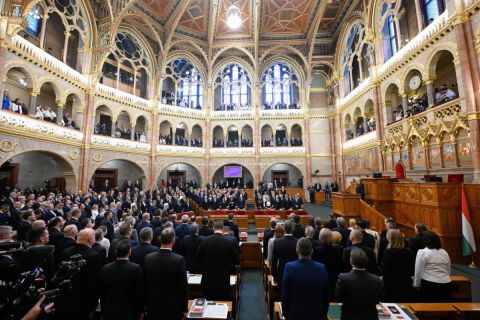 parlament-tisza-2026