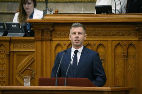 magyar-peter-parlament