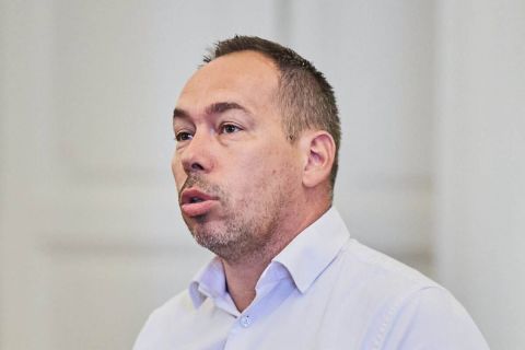 Feljelentik a győri fideszes trógert, aki AI-jal készíthetett 13 millió forintos kamuirományt