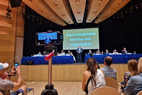 „Éjjel nyomják ki a szennyet” – Elszabadultak az indulatok a debreceni EcoPro közmeghallgatáson