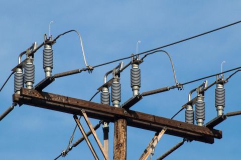 Hogyan védhetjük meg háztartásunkat a túlfeszültségtől?