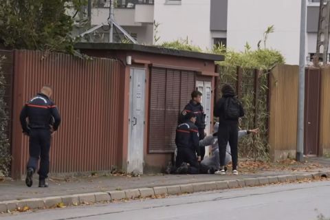 Gépfegyveres támadás történt két francia településen