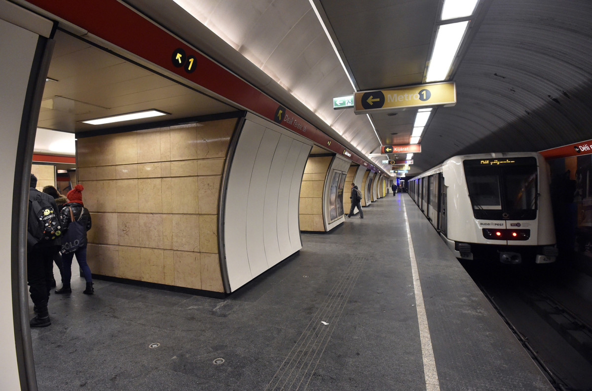A 2-es metróvonal állomásai
