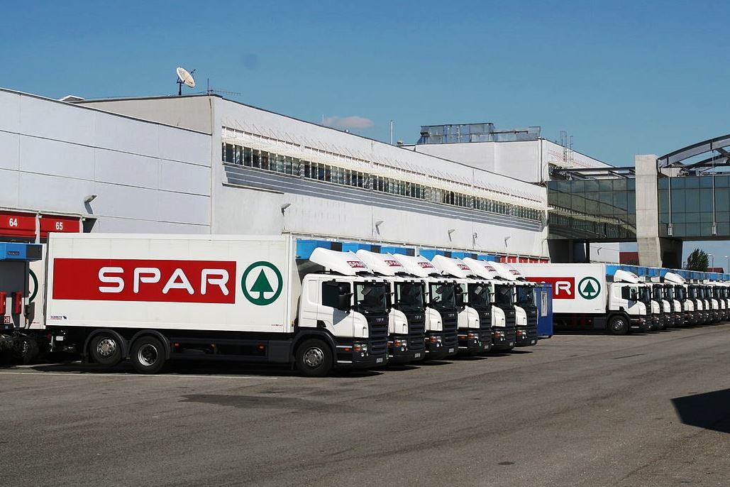 Több mint 2,5 milliárd forintból újította meg négy áruházát a Spar