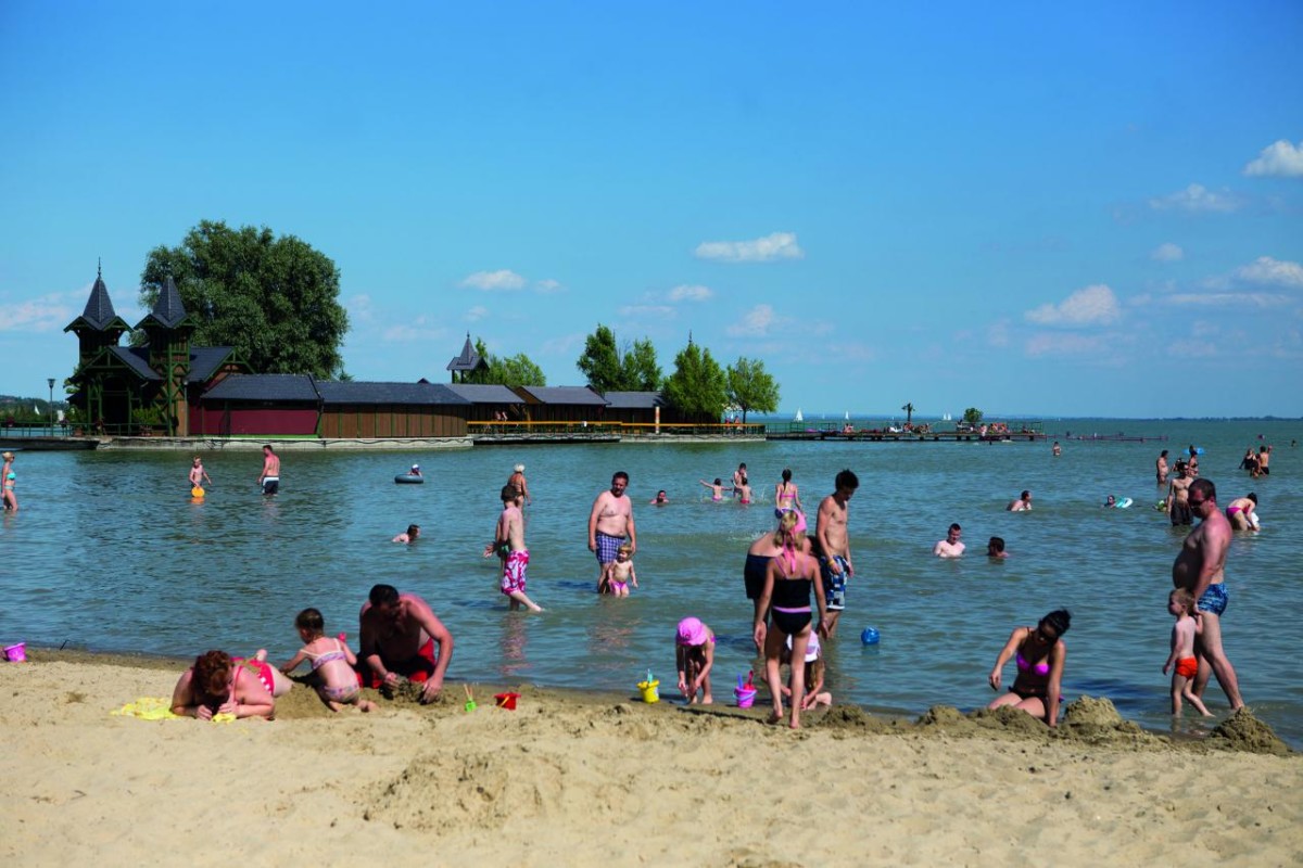 A fideszes alpolgármester javaslatára bezárják Keszthely utolsó szabad strandját