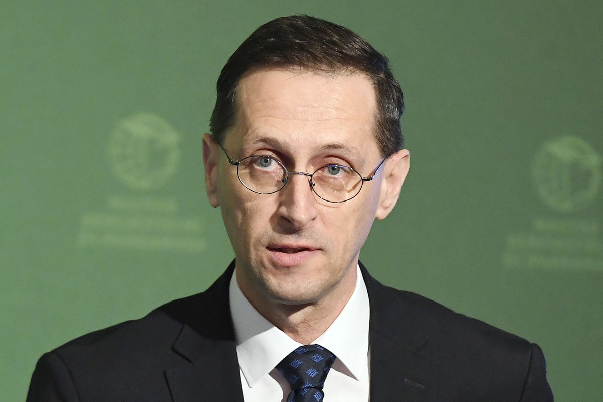 Varga Mihály pénzügyminiszter beszédet mond a Magyar Kereskedelmi és Iparkamara (MKIK) gazdasági évnyitóján az InterContinental Budapest szállóban 2020. március 10-én.