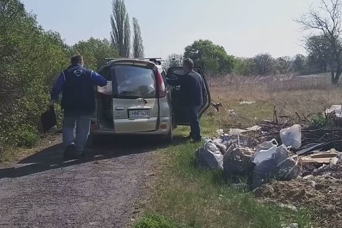 Parádésan becsicskítottak két illegális szemétlerakót Oroszlánynál