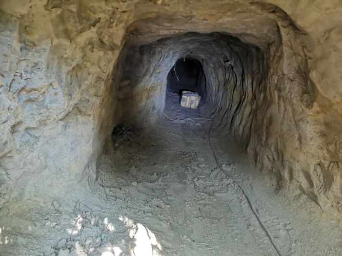 Félkész alagutat találtak Bácsbokodnál a határkerítésnél
