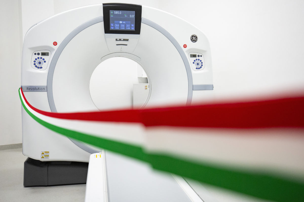 A Pécsi Tudományegyetem Klinikai Központ új, csúcskategóriás CT-berendezése az ünnepélyes átadás napján, 2020. július 31-én.
