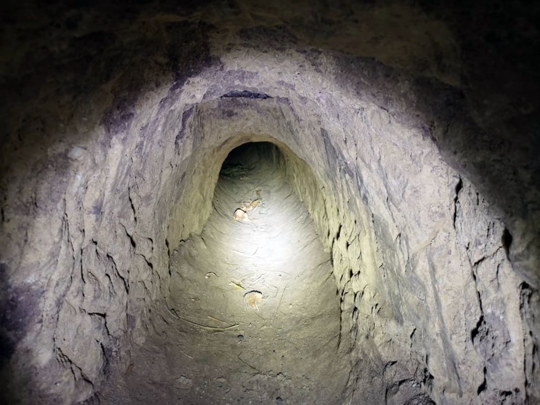 Az egyik megtalált alagút a rendőrség fotóján.