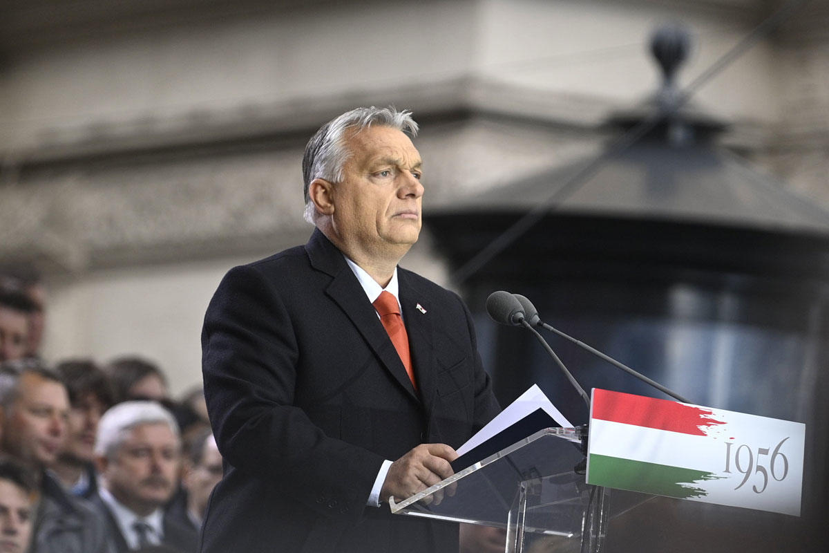 Orbán Viktor miniszterelnök ünnepi beszédet mond az 1956-os forradalom és szabadságharc 65. évfordulóján tartott megemlékezésen az Erzsébet téren 2021. október 23-án.