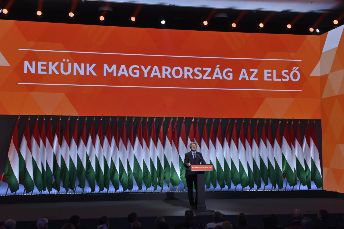 Kövér László, az Országgyűlés fideszes elnöke beszédet mond a Fidesz 29. tisztújító kongresszusán Budapesten, a Hungexpón 2021. november 14-én.