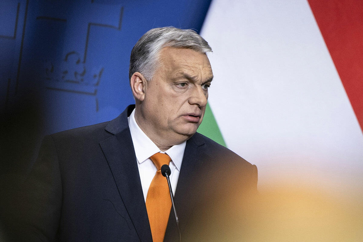 Orbán Viktor miniszterelnök nemzetközi sajtótájékoztatót tart a Karmelita kolostorban 2022. április 6-án.