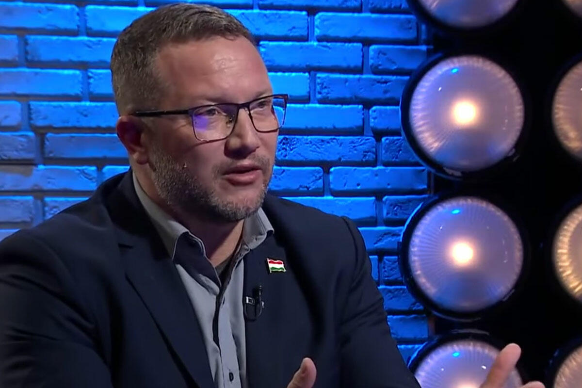 Ujhelyi István MSZP-s európai parlamenti képviselő a Pesti TV adásában.