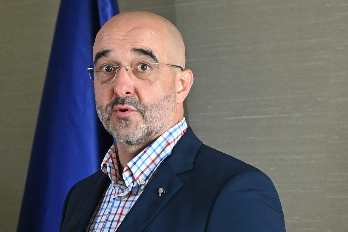 Kovács Zoltán nemzetközi kommunikációért és kapcsolatokért felelős államtitkár az augusztus 20-i légi parádé főpróbájáról tartott tájékoztatón a Miniszterelnökségen 2022. augusztus 15-én.