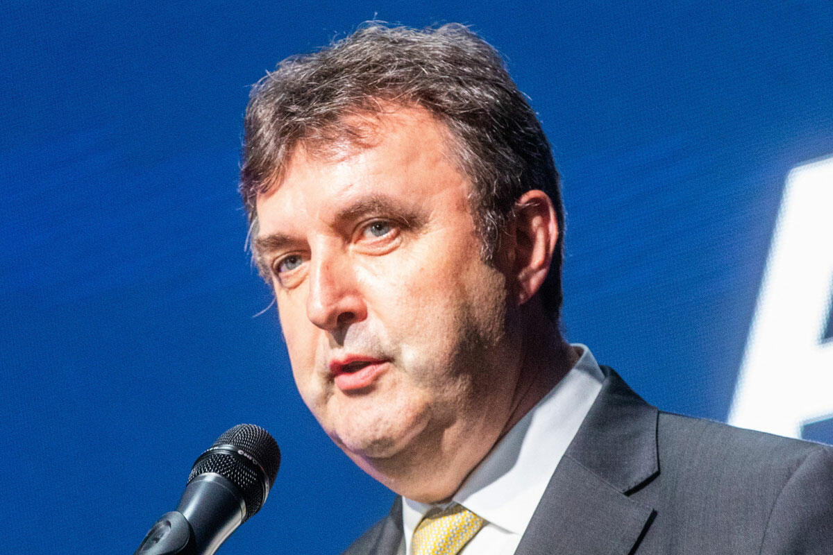 Palkovics László technológiai és ipari miniszter beszédet mond az Airbus új gyulai gyárának átadásán 2022. július 28-án.