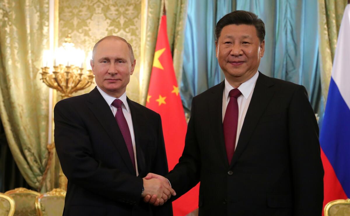 Vlagyimir Putyin orosz elnök és Hszi Csin-ping, a Kínai Népköztársaság elnöke 2017-ben Moszkvában.