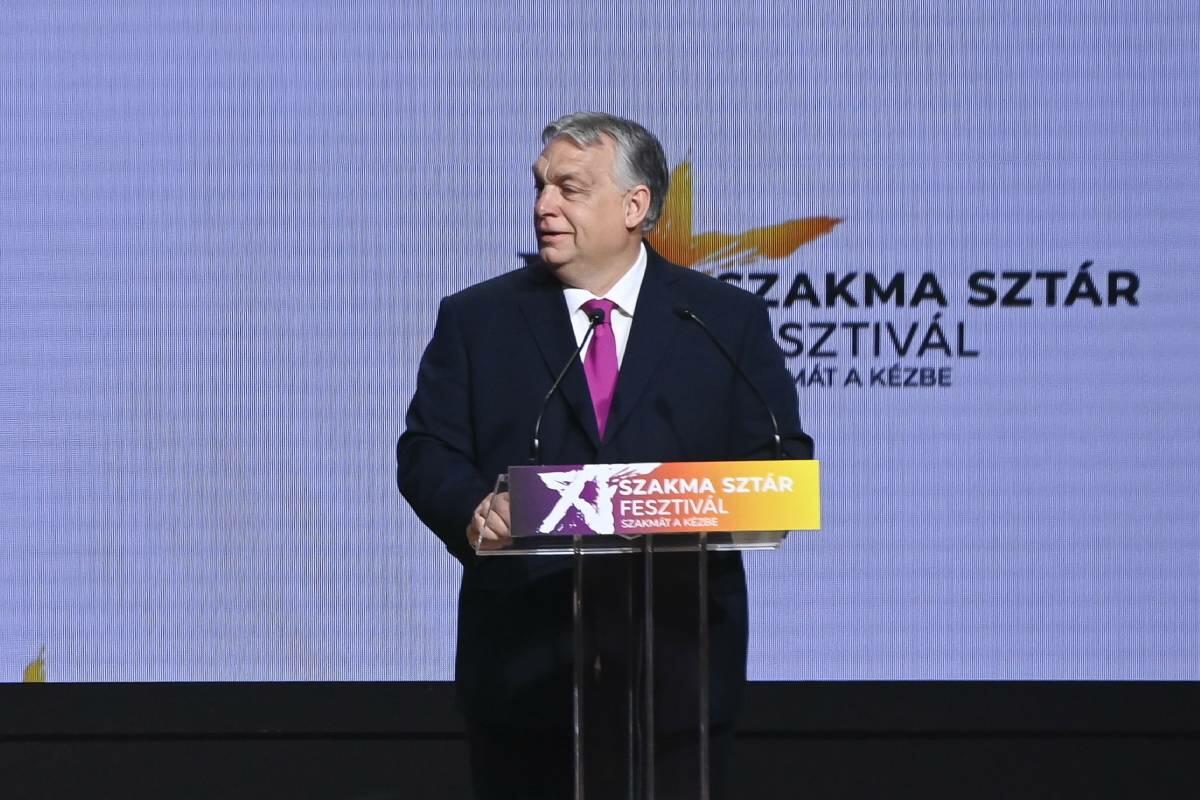 Orbán Viktor miniszterelnök beszédet mond a 16. Szakma Sztár Fesztivál megnyitóján a fővárosi Hungexpón 2023. április 24-én.