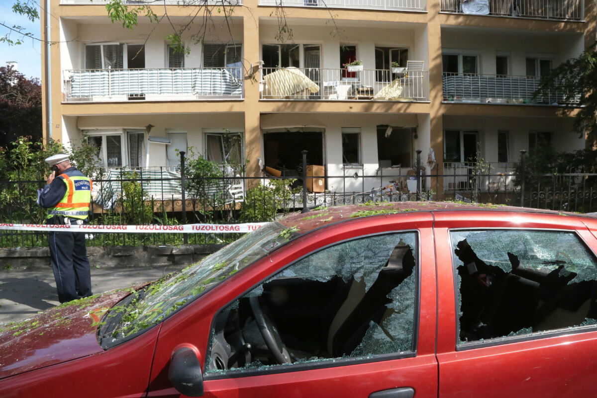 Társasház 2023. május 9-én Sopronban, a Kossuth Lajos utcában, ahol robbanás történt előző éjszaka.
