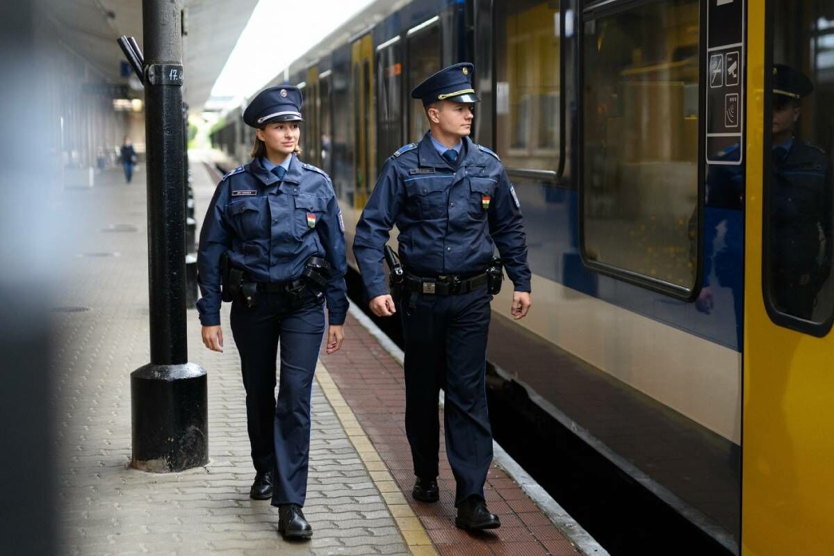 Országos razzia jön, rendőrök lepik el a vonatokat és az állomásokat