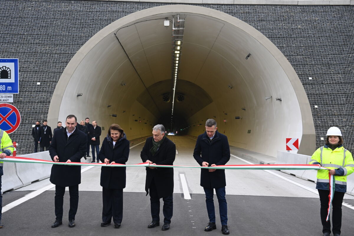 MOLNÁR Ágnes; BARCZA Attila; ORBÁN Viktor; FARKAS Ciprián