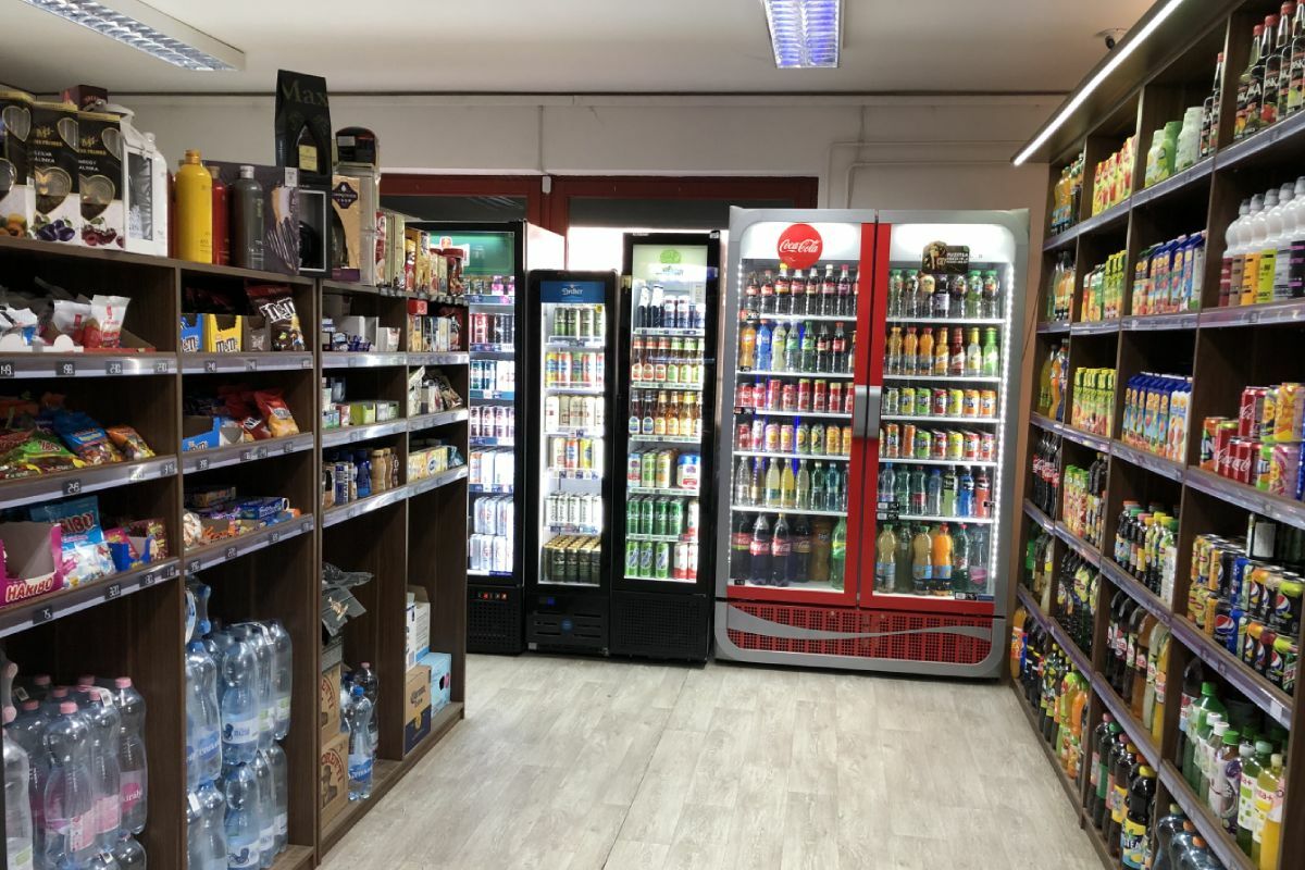 dohánybolt; trafik; üzlet, kereskedelem