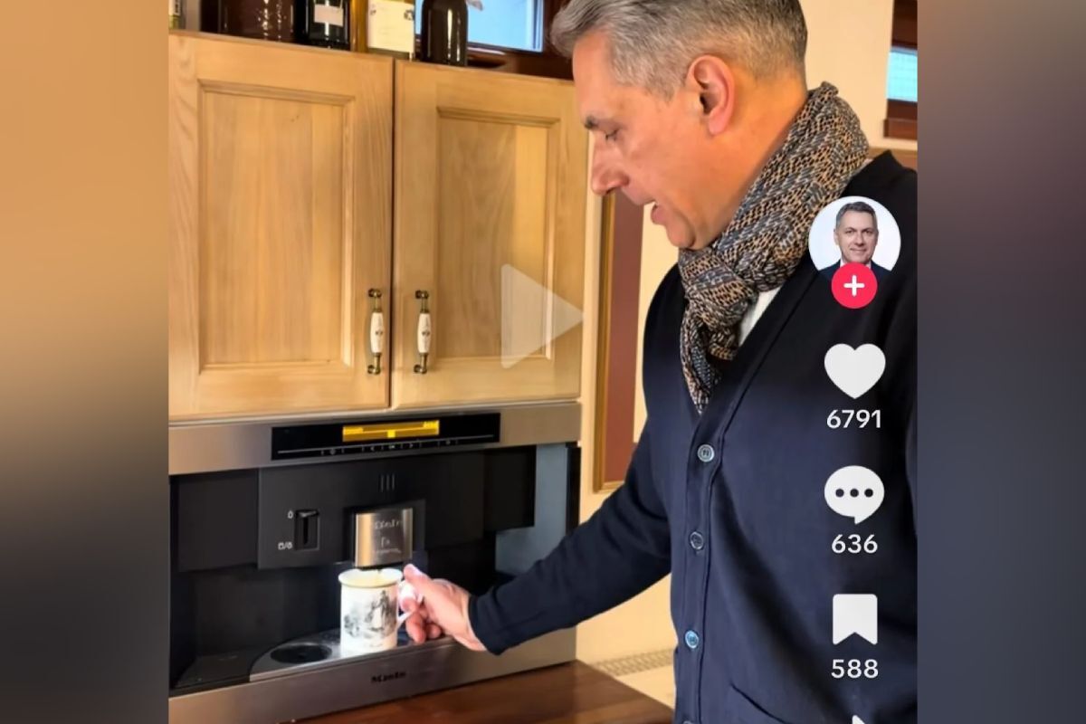 lazar-janos-kavefozo