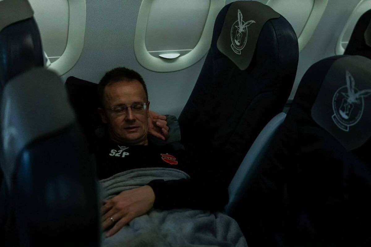 szijjarot-kormanygep