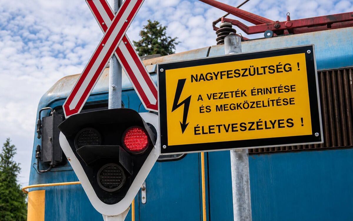 MÁV; vasút; átjáró