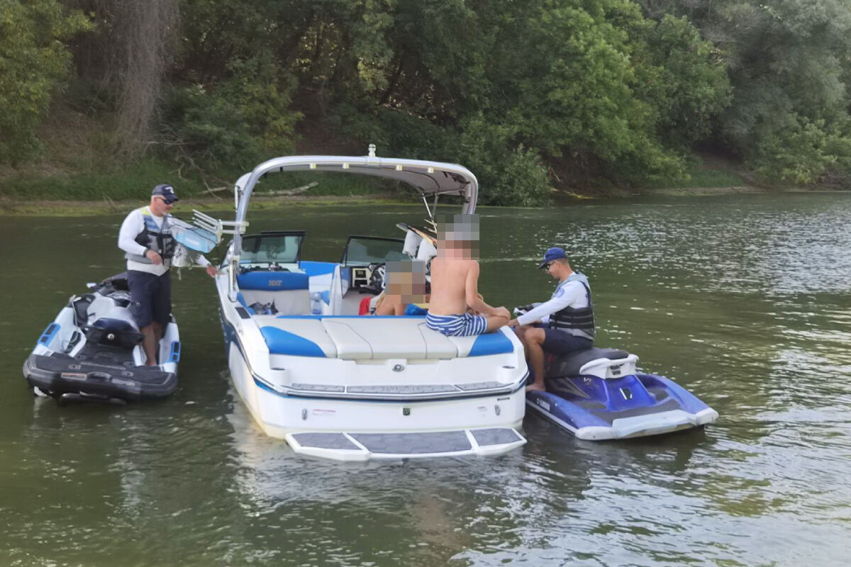 Ittas hajósokat fogtak a rendőrök a Tisza-tavon