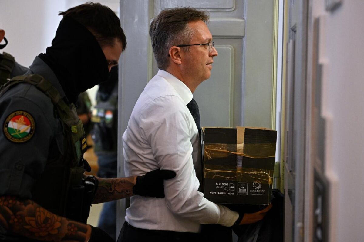 Ezt kiabálta Hankó Balázs a tárgyalóteremből kilépve